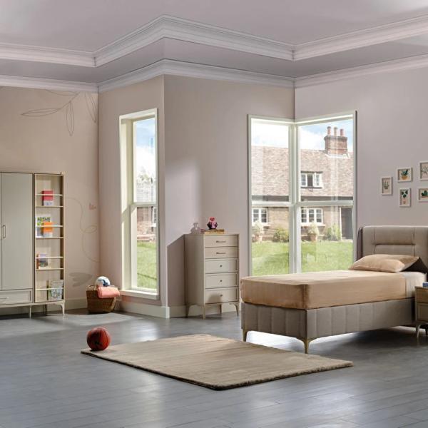 Molly Young Room Set